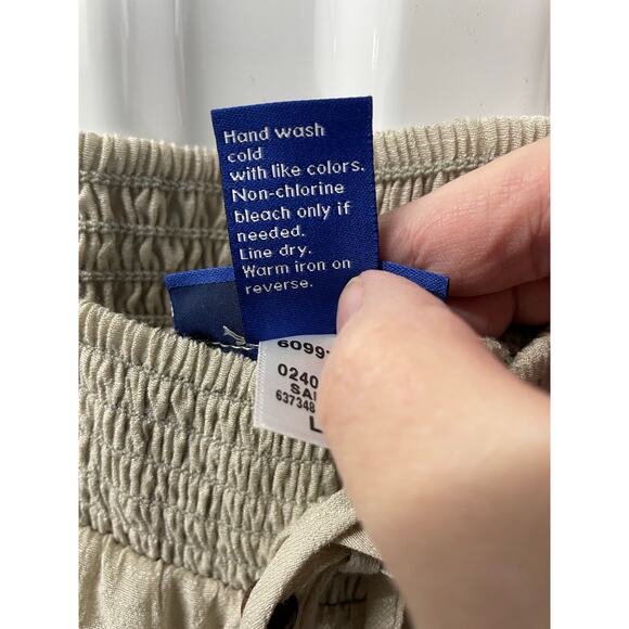 Apt. 9  Lightweight Lined Shorts Size Large Color: Sand - Picture 5 of 6